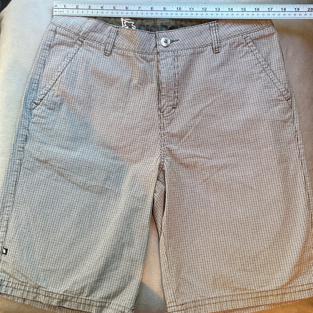 GOTCHA Men's Tan/Beige/Black Checkered Shorts